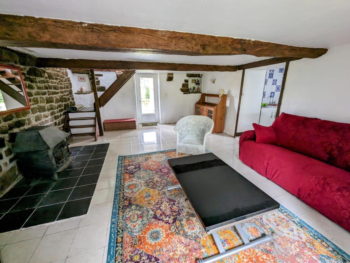 Les Gites De La Cabache Montaigu-les-Bois Exterior foto