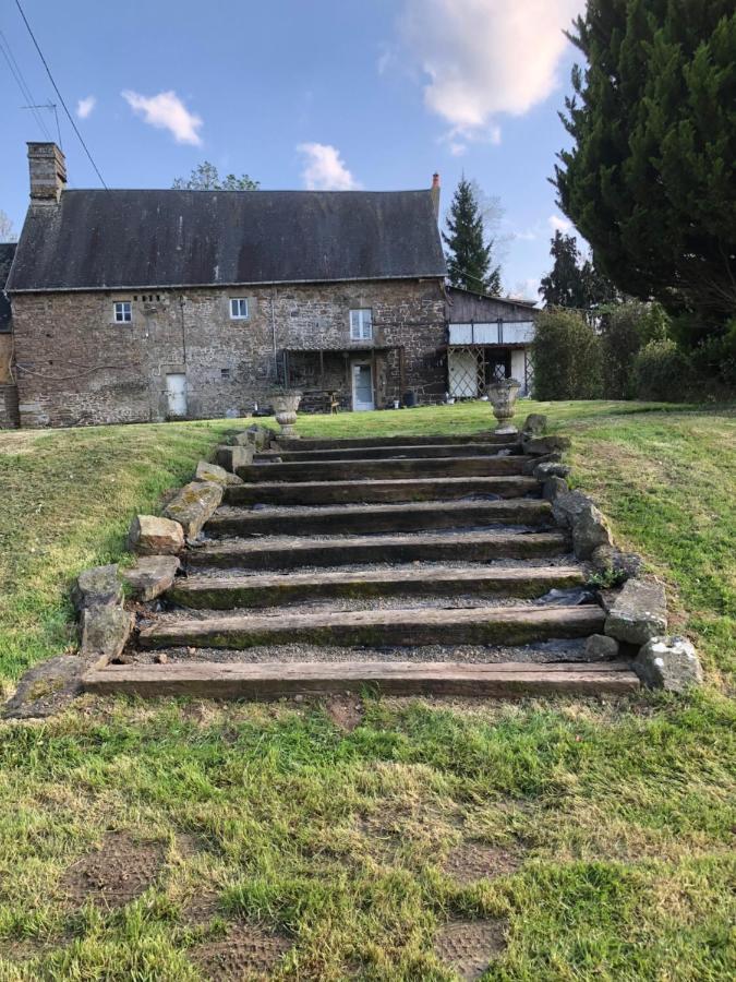 Les Gites De La Cabache Montaigu-les-Bois Exterior foto